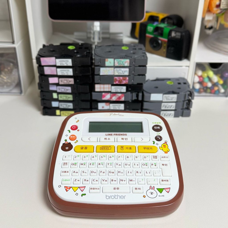 브라더 라인프렌즈 라벨프린터 라벨기(PT-D200LB)--1