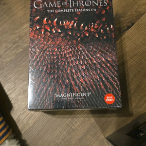 아웃박스 포함[DVD] 왕좌의 게임 : 시즌1-4 - 무삭제 한정판 (20disc) 검색