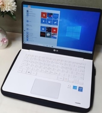 LG 그램 [i 5] [1 2 8 G B s s d] [8 G B r a m] 노트북 A급 중고 판매--0