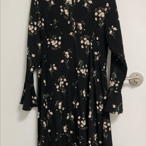 벚꽃 플라워 패턴 스카프 블랙 원피스