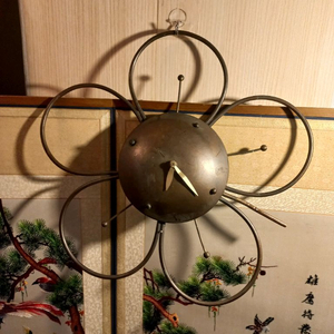 모던한 디자인의 무소음 벽시계