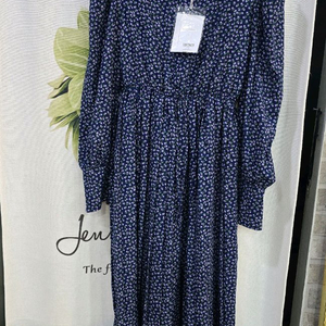 잔꽃무늬 퍼프 주름원피스66 미사용품