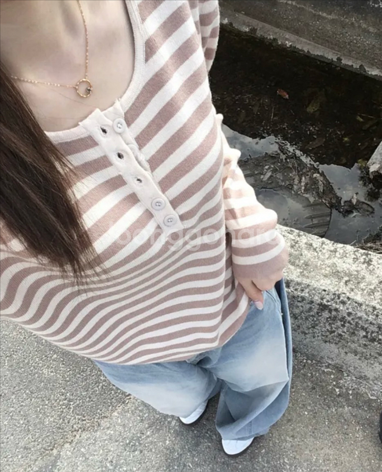 요이요 보들 스트라이프 단가라 헨리 버튼 니트 긴팔 티셔츠 에이블리--0