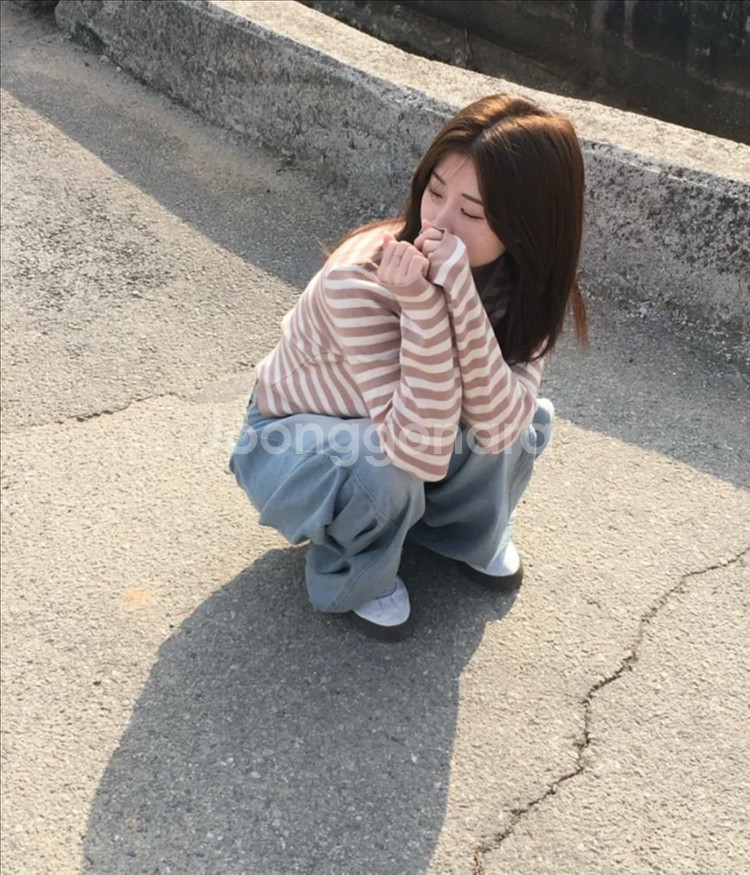 요이요 보들 스트라이프 단가라 헨리 버튼 니트 긴팔 티셔츠 에이블리--1