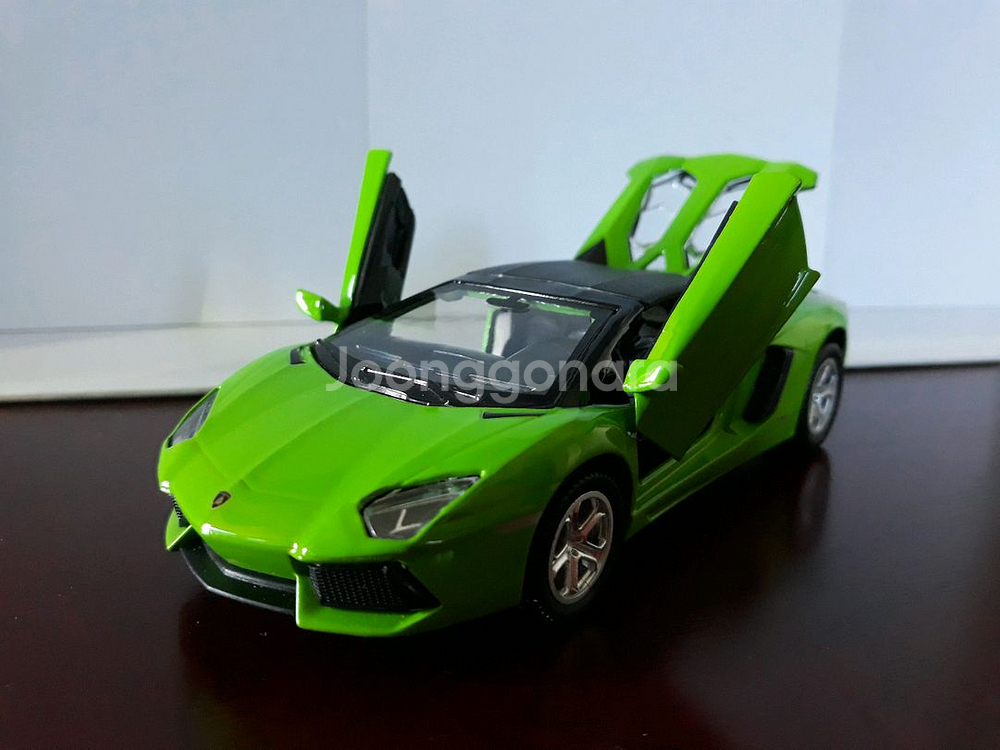 1/32 아벤타도르 로드스터 다이캐스트--5