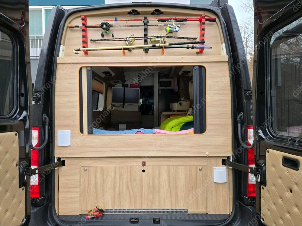 르노마스터 15인승기반 신조 4인승 캠핑카 판매 이미지