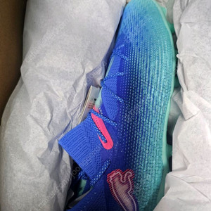 새제품 푸마 퓨쳐 7 얼티메이트 MG 축구화 팝니다 270 275