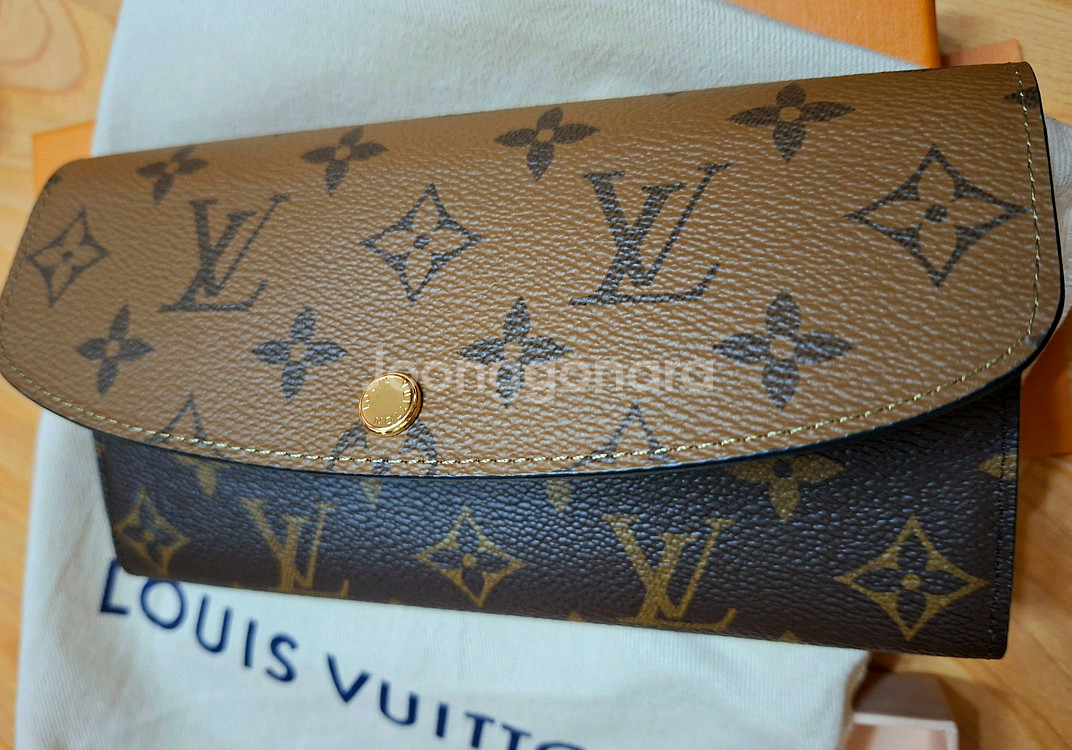 [정품] 루이비통 에밀리 월렛--1