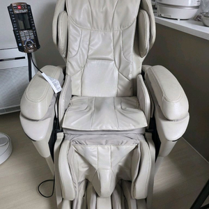 파나소닉 안마의자 리얼프로 EP-MA99M(베이지) 이미지