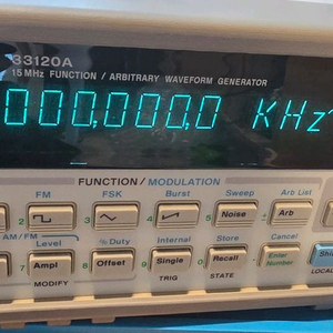 Hewlett Packard 33120A 함수 발생기