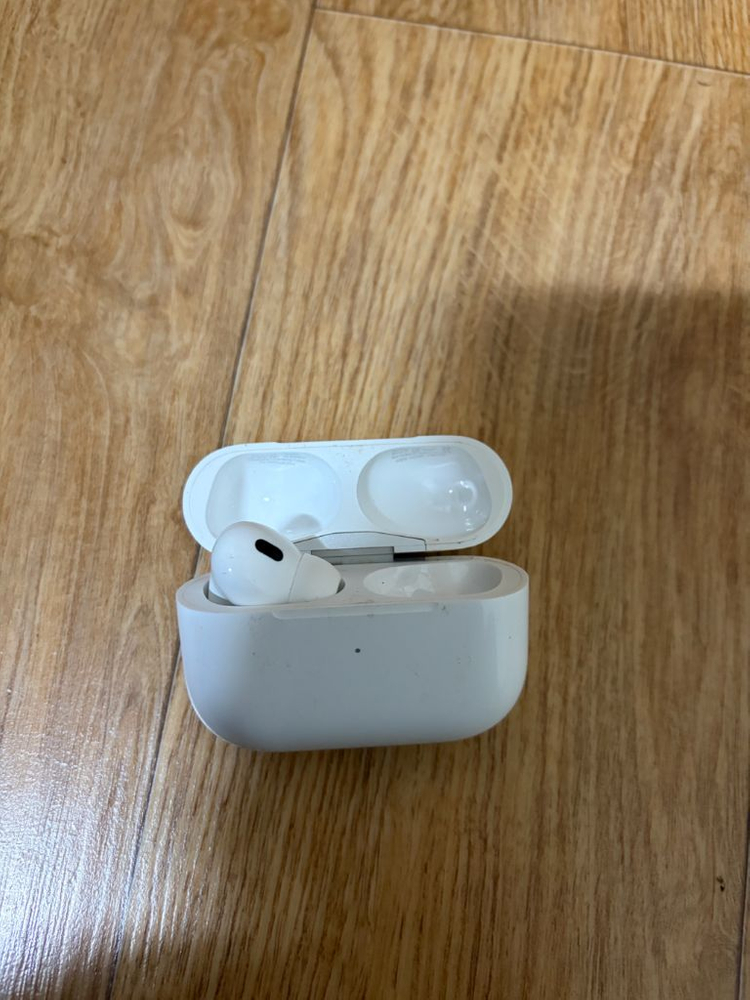 에어팟 프로 2세대 8핀 본체+왼쪽유닛 이미지