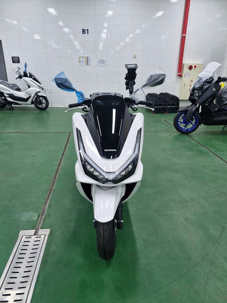 혼다 PCX125 배달오토바이 이미지