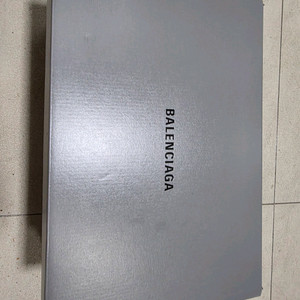 41) 발렌시아가 3xl 그레이 레드 팝니다