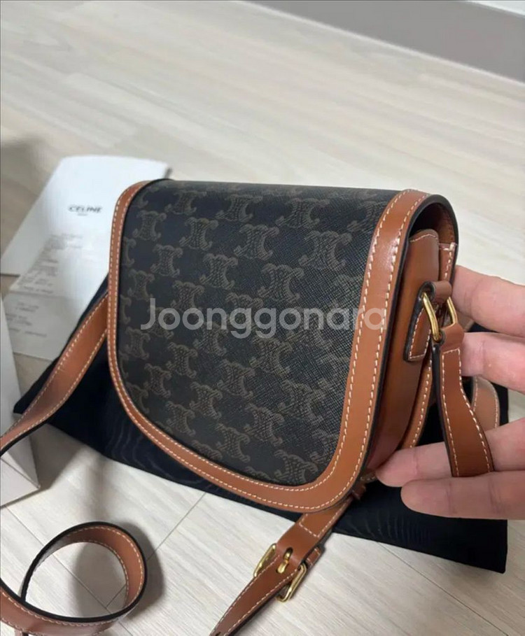 셀린느 트리옹프 틴 베사체 준신품급--3