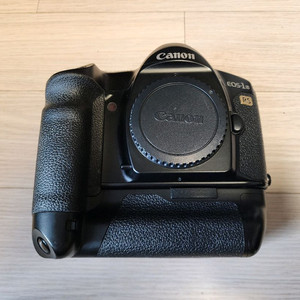 캐논 필름카메라 eos3 + 그립 / eos 1n rs 판매합니다.
