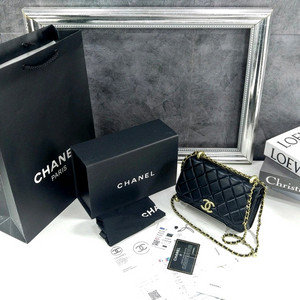 샤넬 체인 지갑 카프스킨 & 골드 메탈 블랙