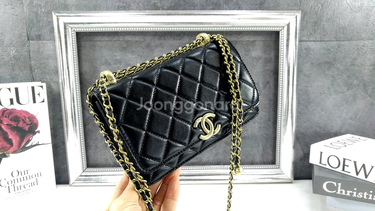 샤넬 체인 지갑 카프스킨 & 골드 메탈 블랙--1