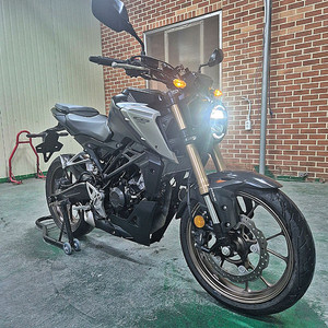혼다 CB125R 22년식 5천km 입문용 판매합니다