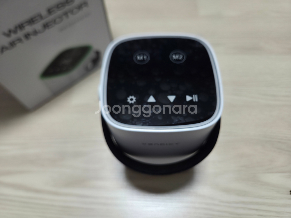 타이어 공기주입기 팝니다(1회 사용/풀박스)--2