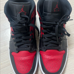 나이키 조던 1 미드 브레드 밴드 255사이즈