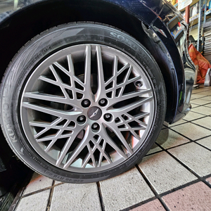 제네시스 G80 19인치 순정 휠타이어 세트