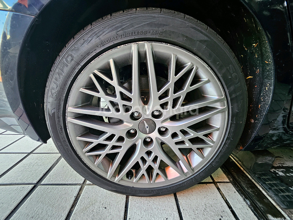 제네시스 G80 19인치 순정 휠타이어 세트--1