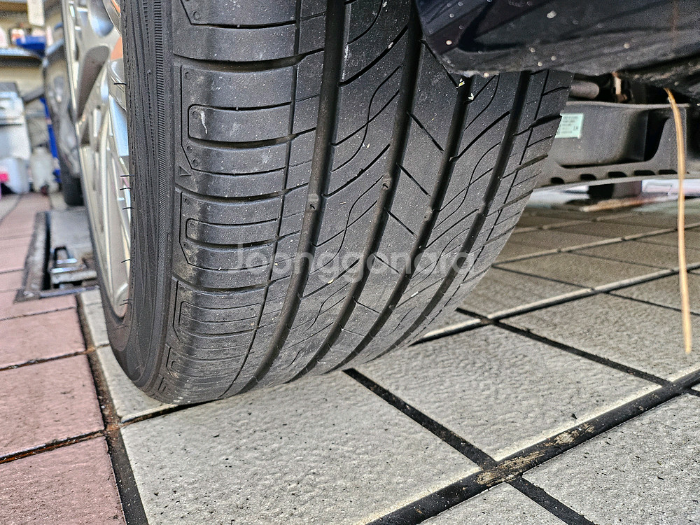 제네시스 G80 19인치 순정 휠타이어 세트--4