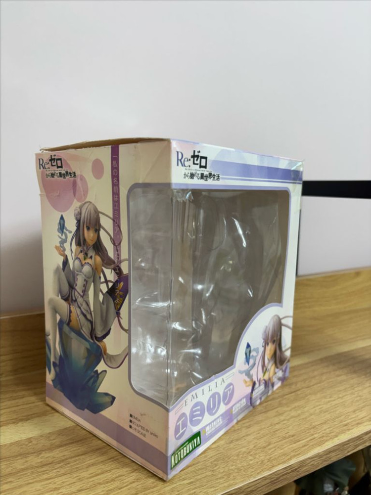 Re:제로부터 시작하는 이세계 생활 에밀리아 1/8 스케일 피규어--2