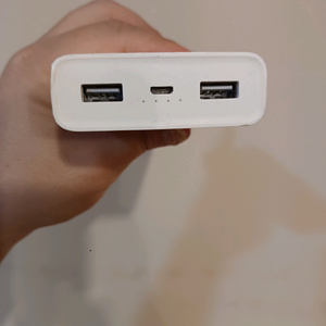 2만 보조배터리 팝니다