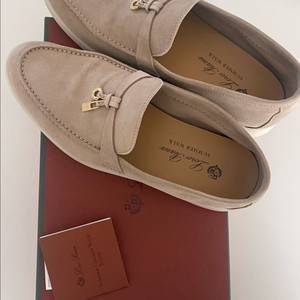 로로피아나 썸머워크 로퍼 샌드스톤 37