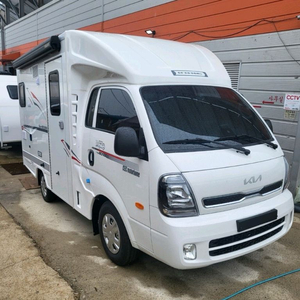 시티밴.워크스루밴.르노마스터등 승합캠핑카 이미지