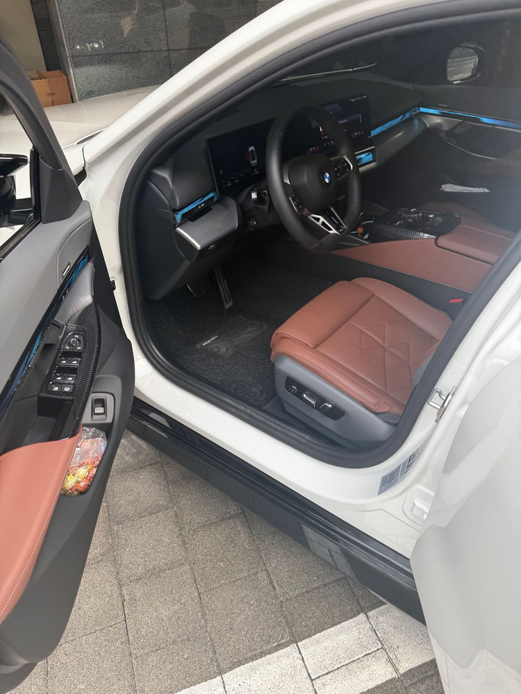 [지원금최대]BMW 5시리즈 530i xDrive M 스포츠 리스승계 원합니다 저금리때 0피견적으로 진행한 건입니다--5