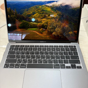 거의 새상품 애플 맥북 에어 M1 스페이스 그레이 16GB 512GB