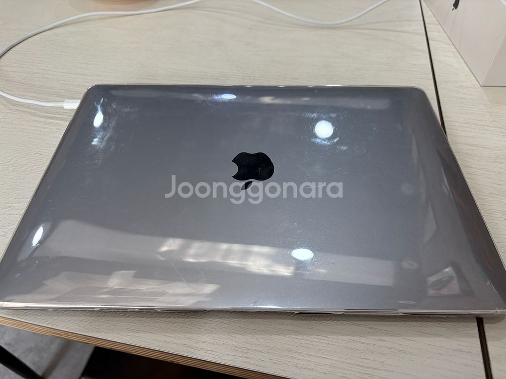 거의 새상품 애플 맥북 에어 M1 스페이스 그레이 16GB 512GB--4