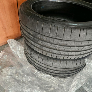 피렐리 피제로 별마크 245 40 19 2개 한세트.