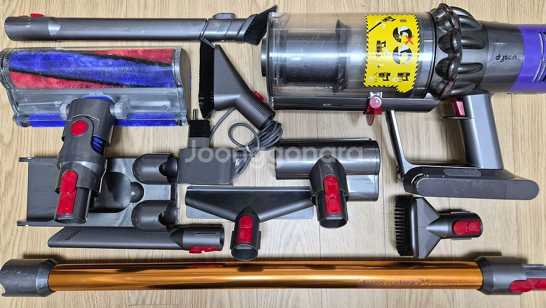 깨끗하게 세척한 다이슨 무선 청소기 V10(롱버전) 풀세트(42분 연속동--1