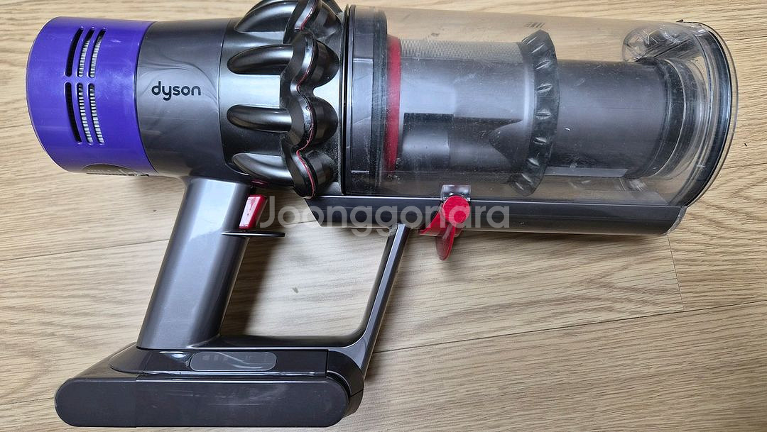 깨끗하게 세척한 다이슨 무선 청소기 V10(롱버전) 풀세트(42분 연속동--4