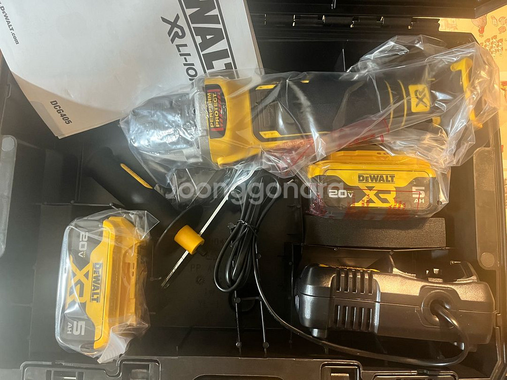 디월트 충전그라인더 dcg405p2--0