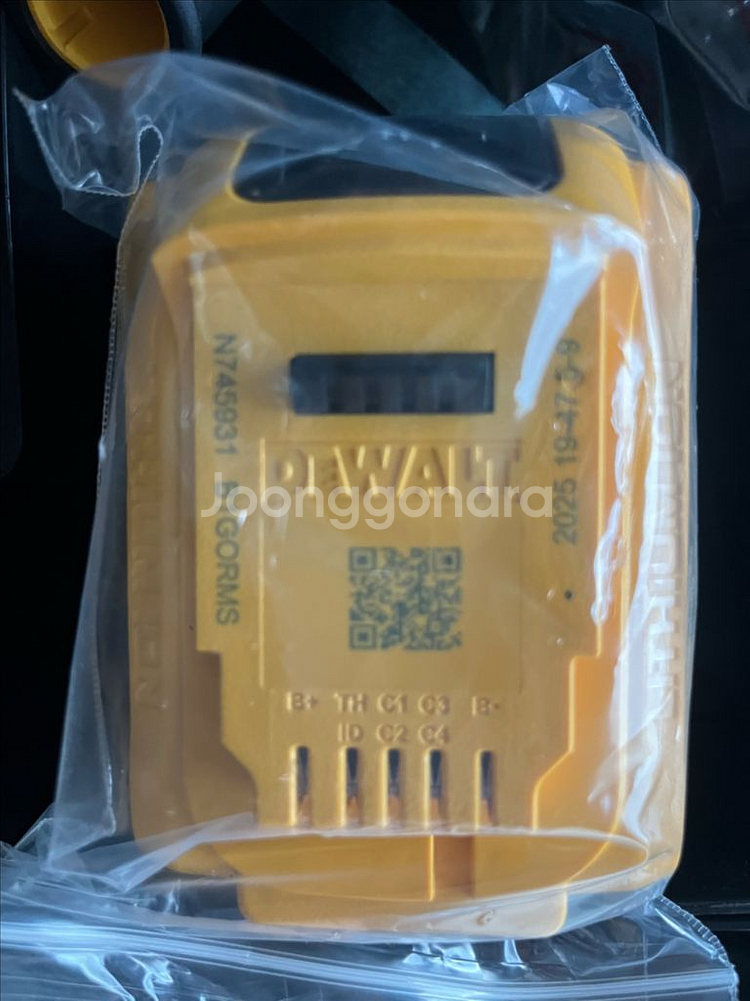 디월트 충전그라인더 dcg405p2--2