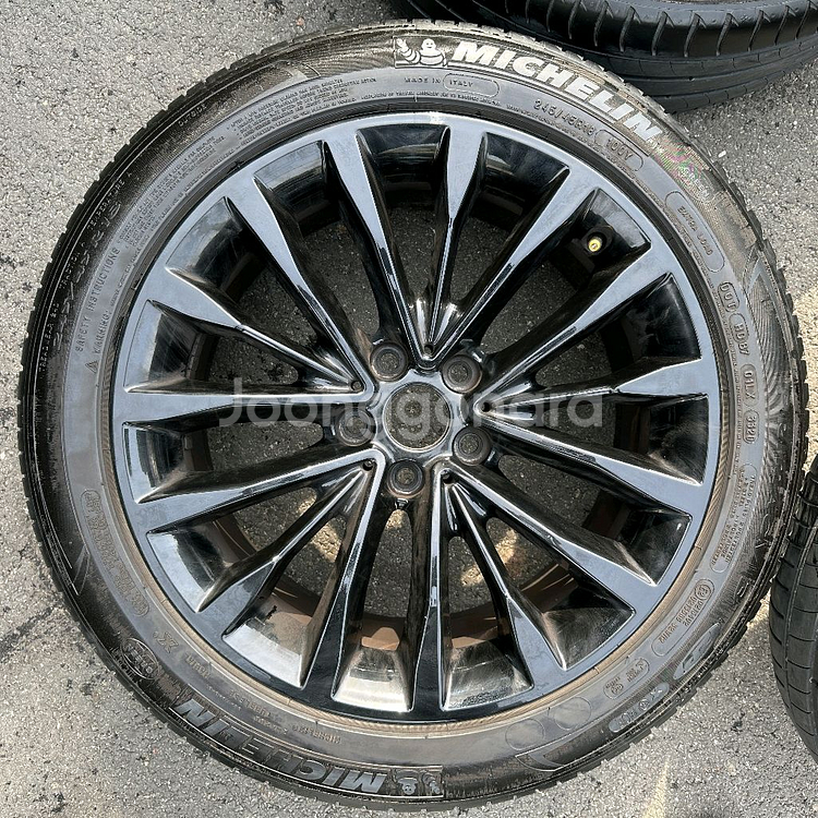 BMW 18인치 5시리즈 G30 블랙 중고 휠타이어 245 45 18--3