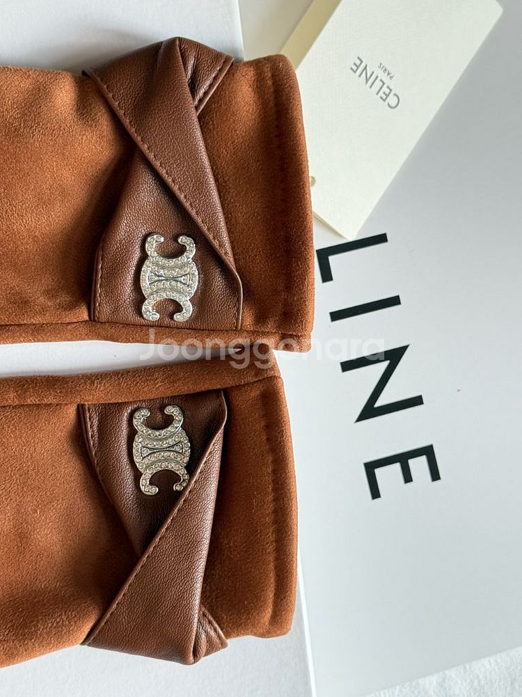 셀린느 CC 로고 장갑--1