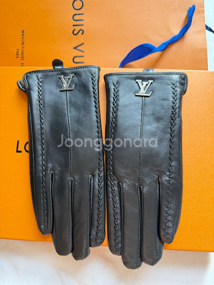 루이비통 여성 가죽 장갑--0