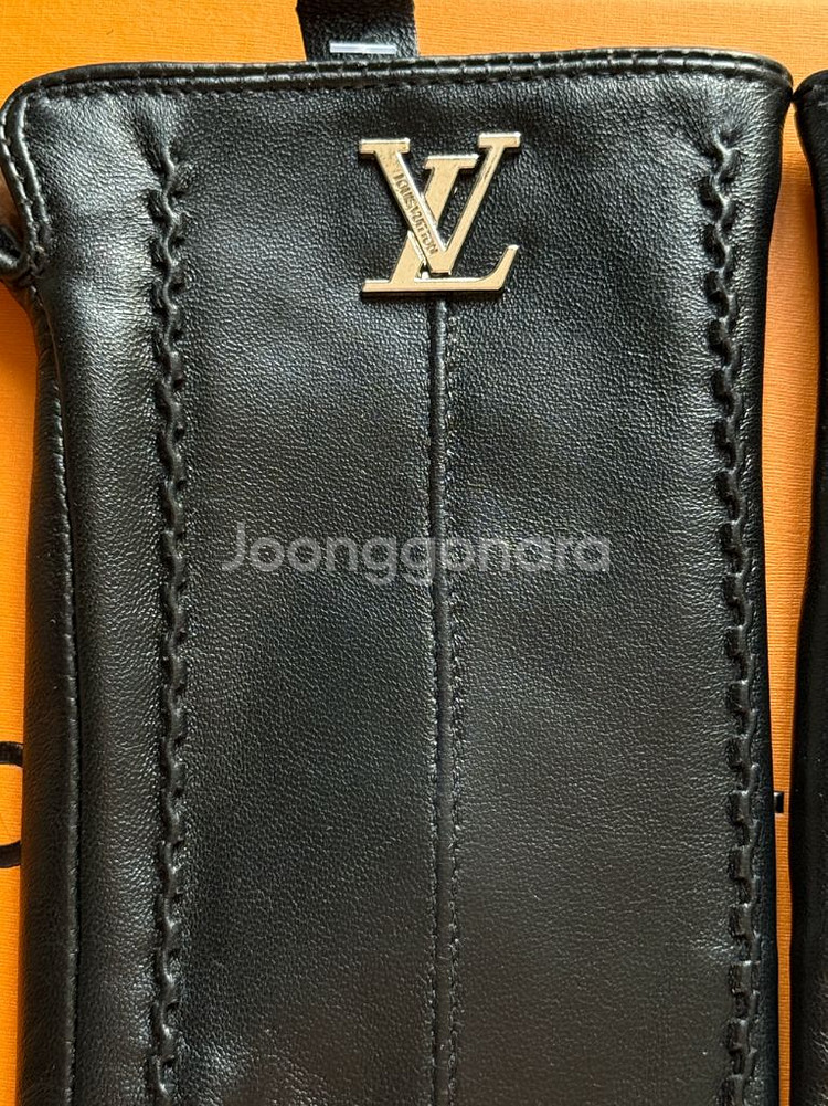 루이비통 여성 가죽 장갑--1