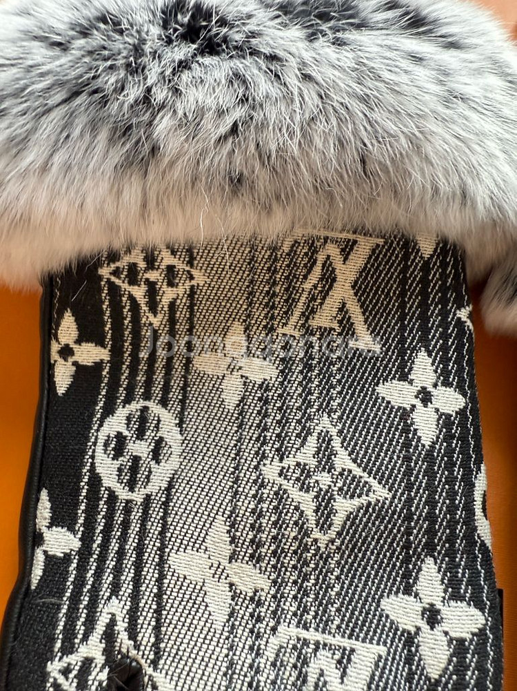 루이비통 여성장갑--1