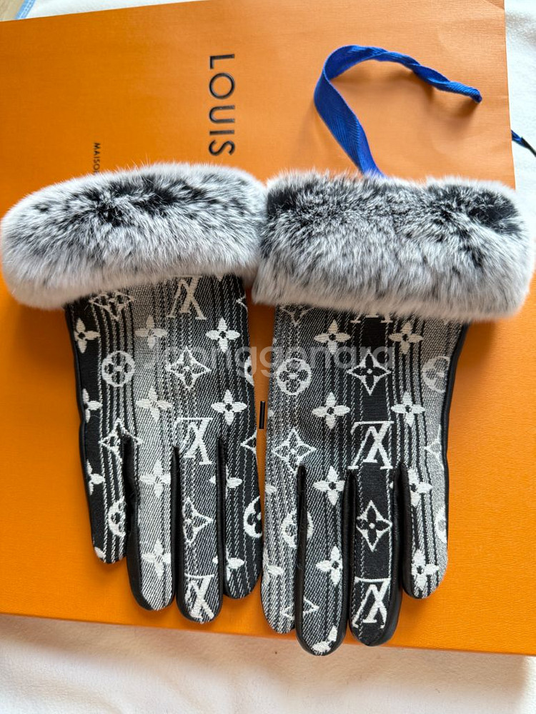 루이비통 여성장갑--0