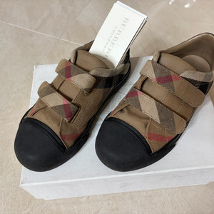 버버리 키즈 체크 스니커즈 33사이즈