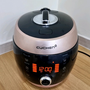 쿠첸 10인용 압력밥솥 팝니다.(음성안내,내솥깨끗)