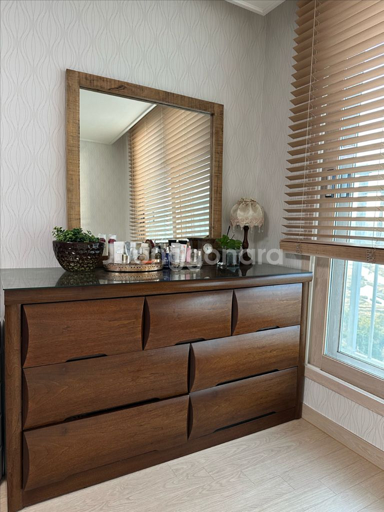 원목 서랍장 + 거울 세트--0