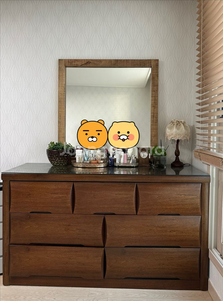 원목 서랍장 + 거울 세트--3