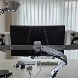 트리플모니터암 중고거래 | 중고나라 - 안심되는 중고거래